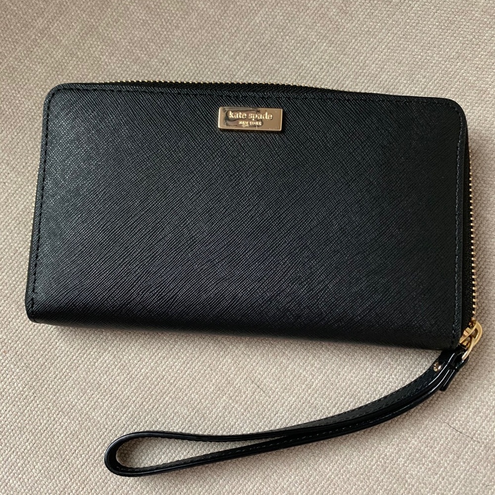 NWOT Kate spade black wristlet